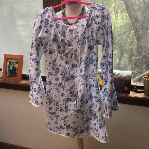 Victoria's Secret Other - Victoria Secret white/blue floral loungewear/dress